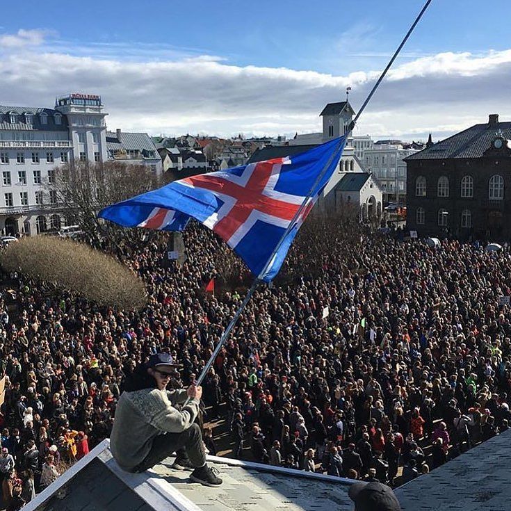 Regram from @bjornloki 
This is what a wronged nation looks like. #panamapapers #cashljós