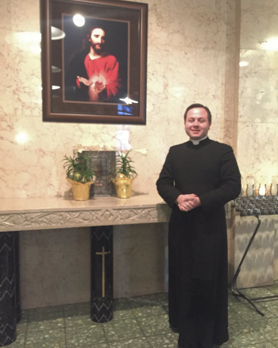 fathersaiki's tweet photo. Today I visited my former parish, MPHH. So happy to see this new picture of the Sacred Heart! #sacredheart #mphm https://t.co/MM7oNLetIJ
