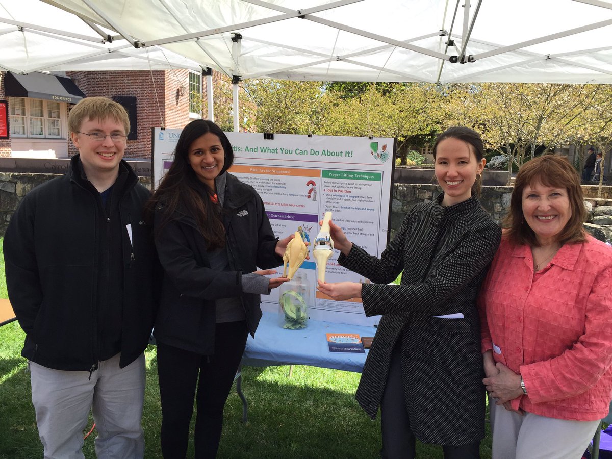 JustJimDean's tweet photo. Great help in understanding how knees work (or don't, in my case) from this crew at @UNCSciExpo @UNCpublichealth https://t.co/696m26I73c