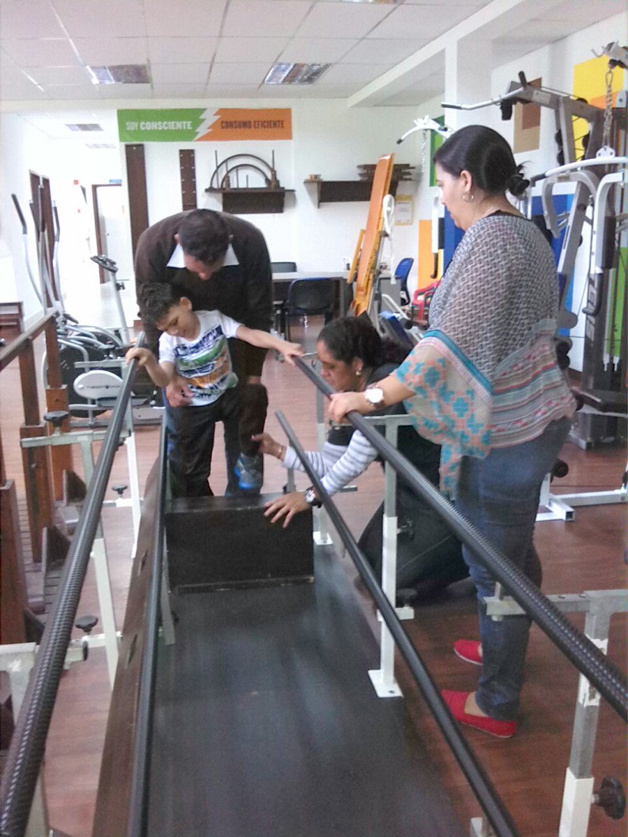 LelalesAlPueblo's tweet photo. El Centro de Rehabilitación, se basa en el Profesionalismo de nuestro personal y el apoyo familiar @VielmaEsTachira https://t.co/FRdVxgnbbX