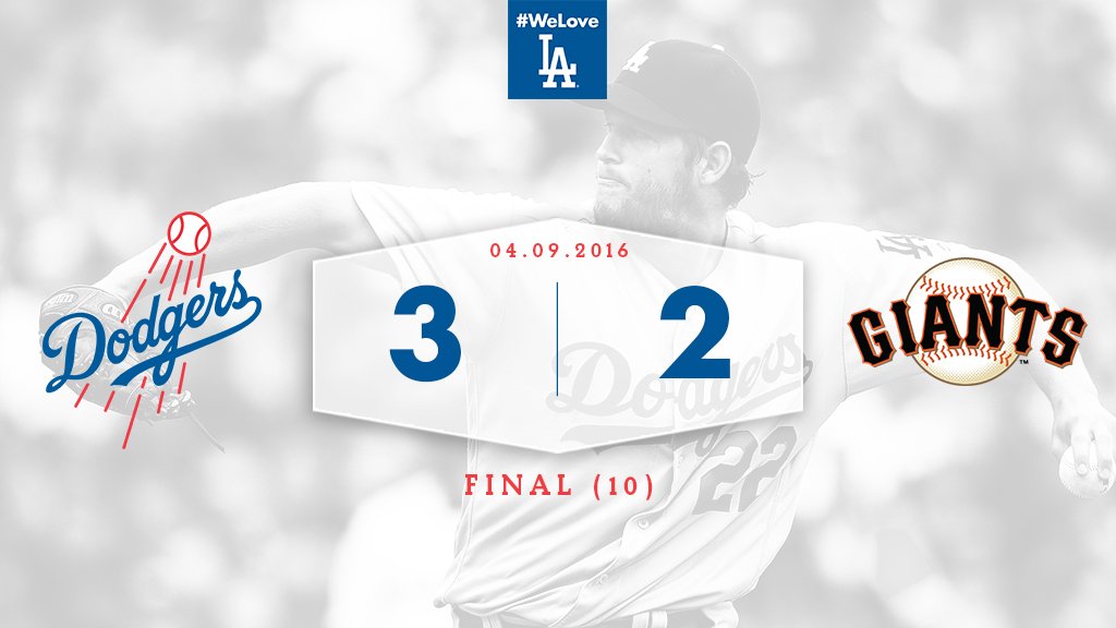 Dodgers's tweet photo. #DodgersWin! 

🎶#WeLoveLA🎶

FINAL (10): #Dodgers 3, Giants 2 https://t.co/yg5ygvzASZ