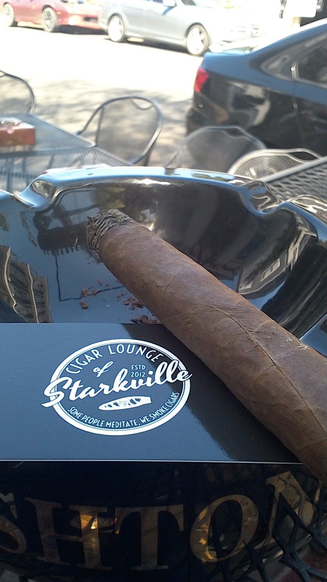 Beautiful Saturday in the #cottondistrict perfect day for a CLS House cigar! wonderful Honduran Puro and only $5!!