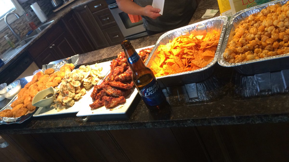 #ATWN Draft day #MOTT appetizers <a href="/Hates3Putts/">Troy Hazzard</a> <a href="/scottdgalbraith/">Scott Galbraith</a> <a href="/MikeLegg9/">Mike Legg</a> <a href="/MickFiggins/">Sean McNeil</a> <a href="/jtg_99/">james grady</a> <a href="/The_ATWN/">The ATWN</a> <a href="/polivero/">Phil Olivero</a>