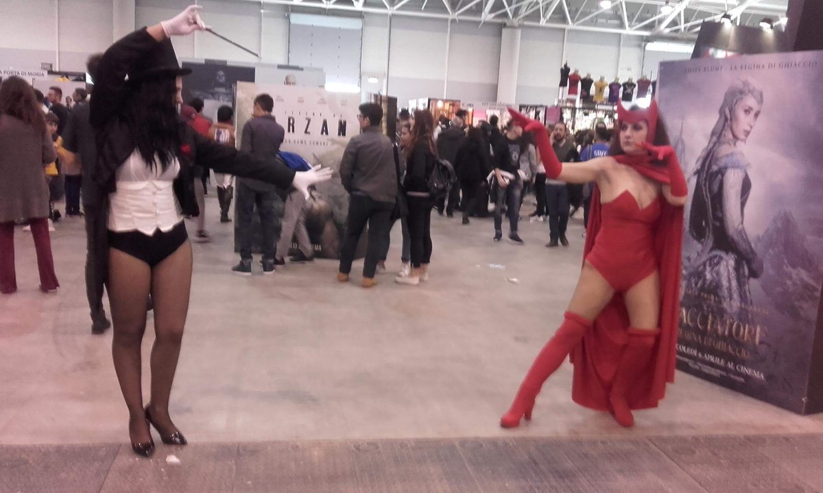 MilkAndTeaCos's tweet photo. #zatanna #scarletwitch @RomicsOfficial https://t.co/yFf1eNCcdO