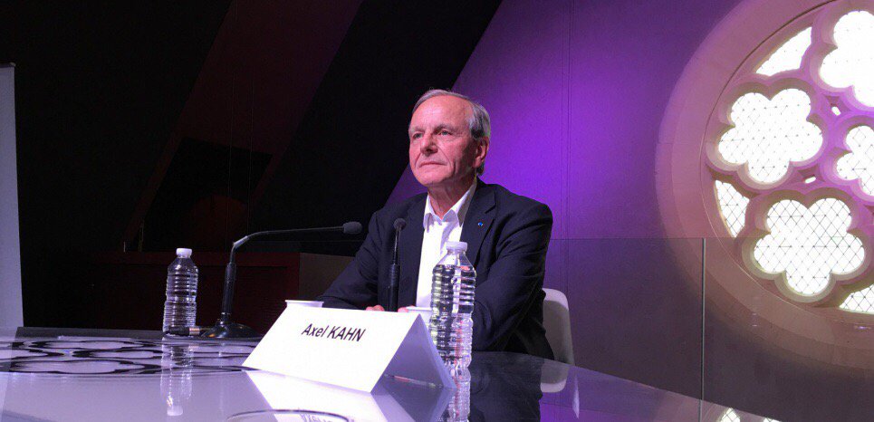 olascar's tweet photo. Axel Khan : "La conscience a un sens évolutionniste" par @hugojaliniere #ScienceConscience https://t.co/8jl4UppMVM https://t.co/MeDAPkm71z