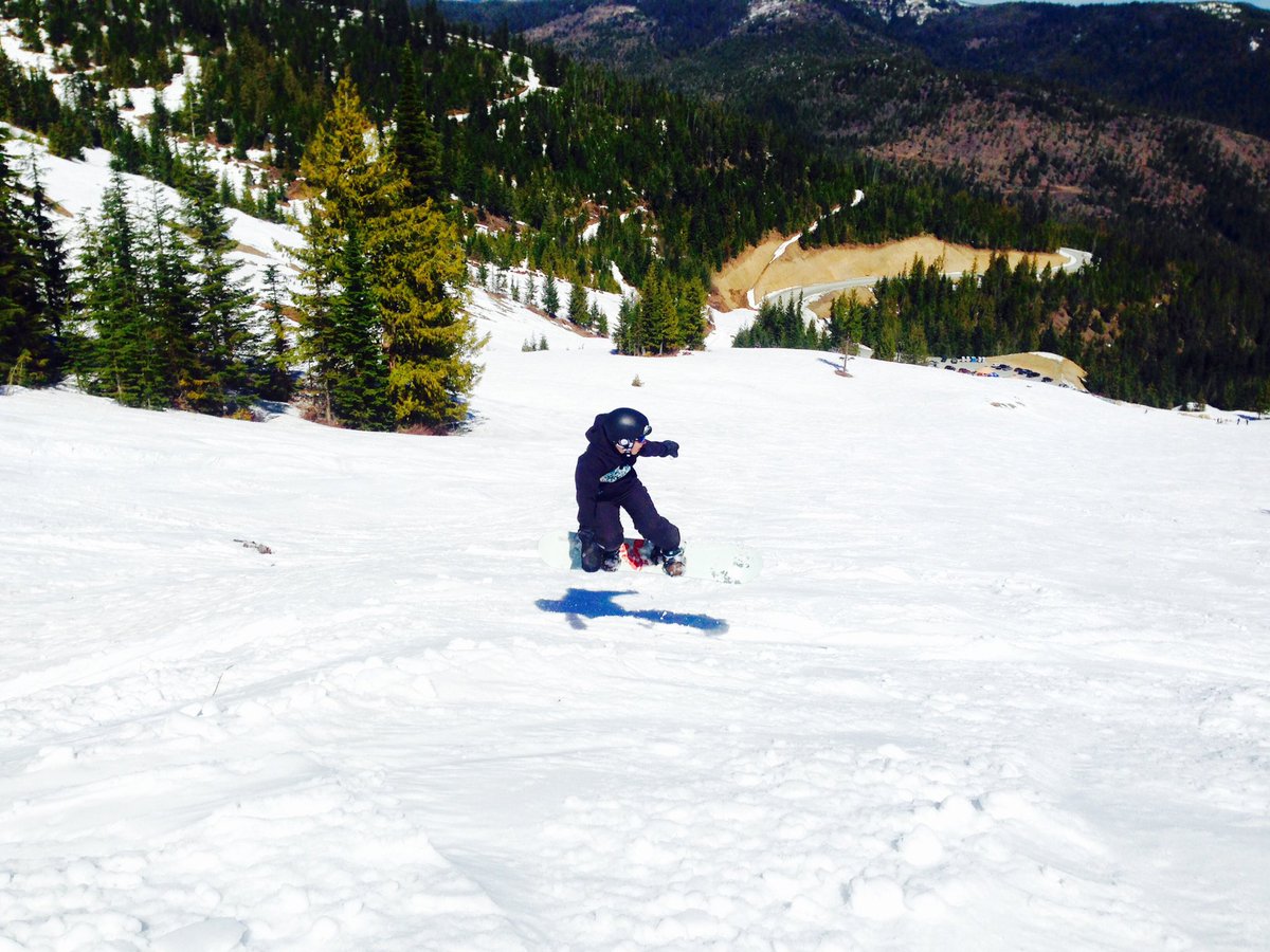 kulwap's tweet photo. An #awesome #beautiful #stupendeous day #skiing @49DegreesNorth #49N https://t.co/UHS9xqyqg4