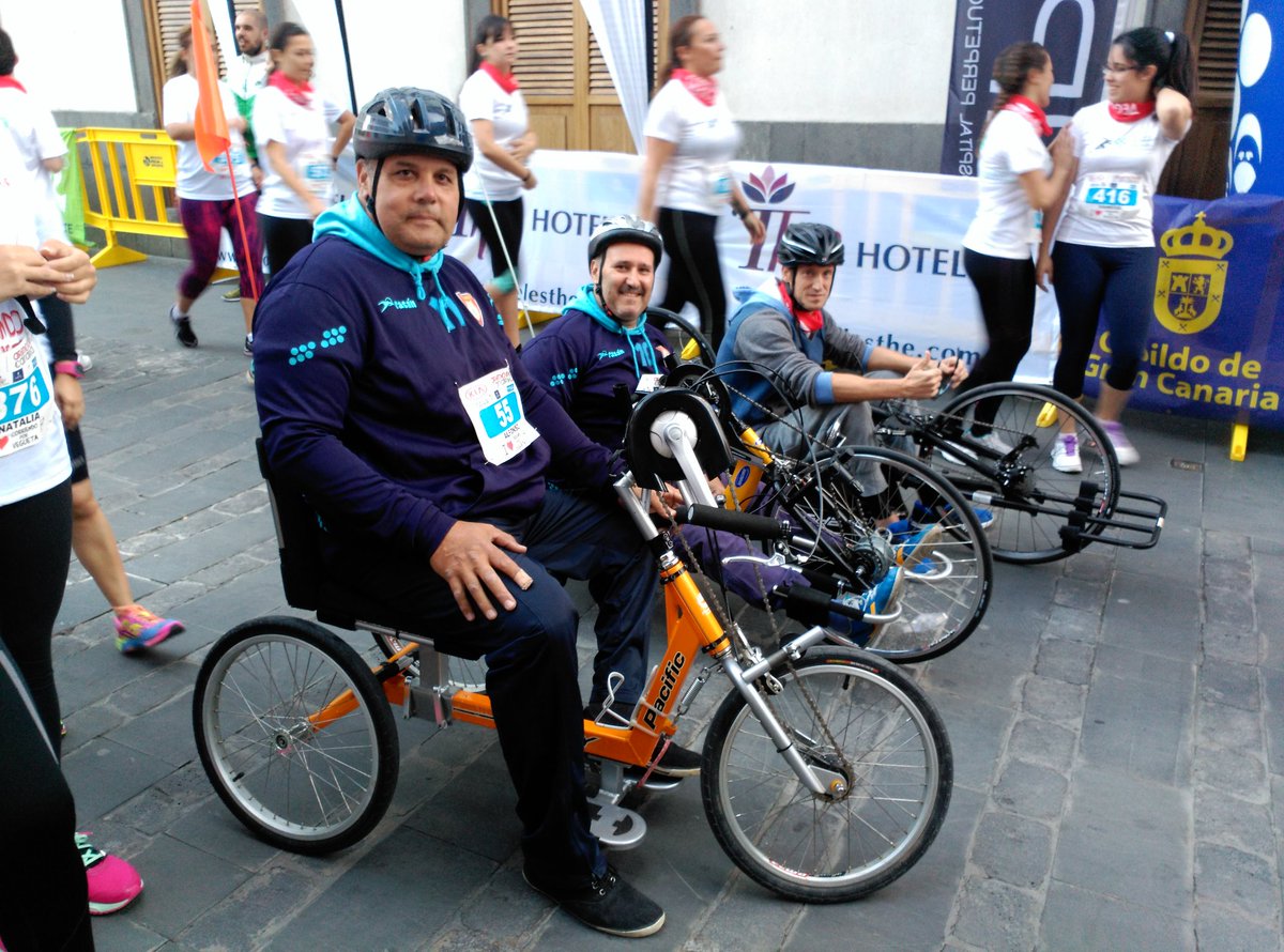 anizabal70's tweet photo. Corriendo por Vegueta 5Km 2016 https://t.co/inAqDyoekw