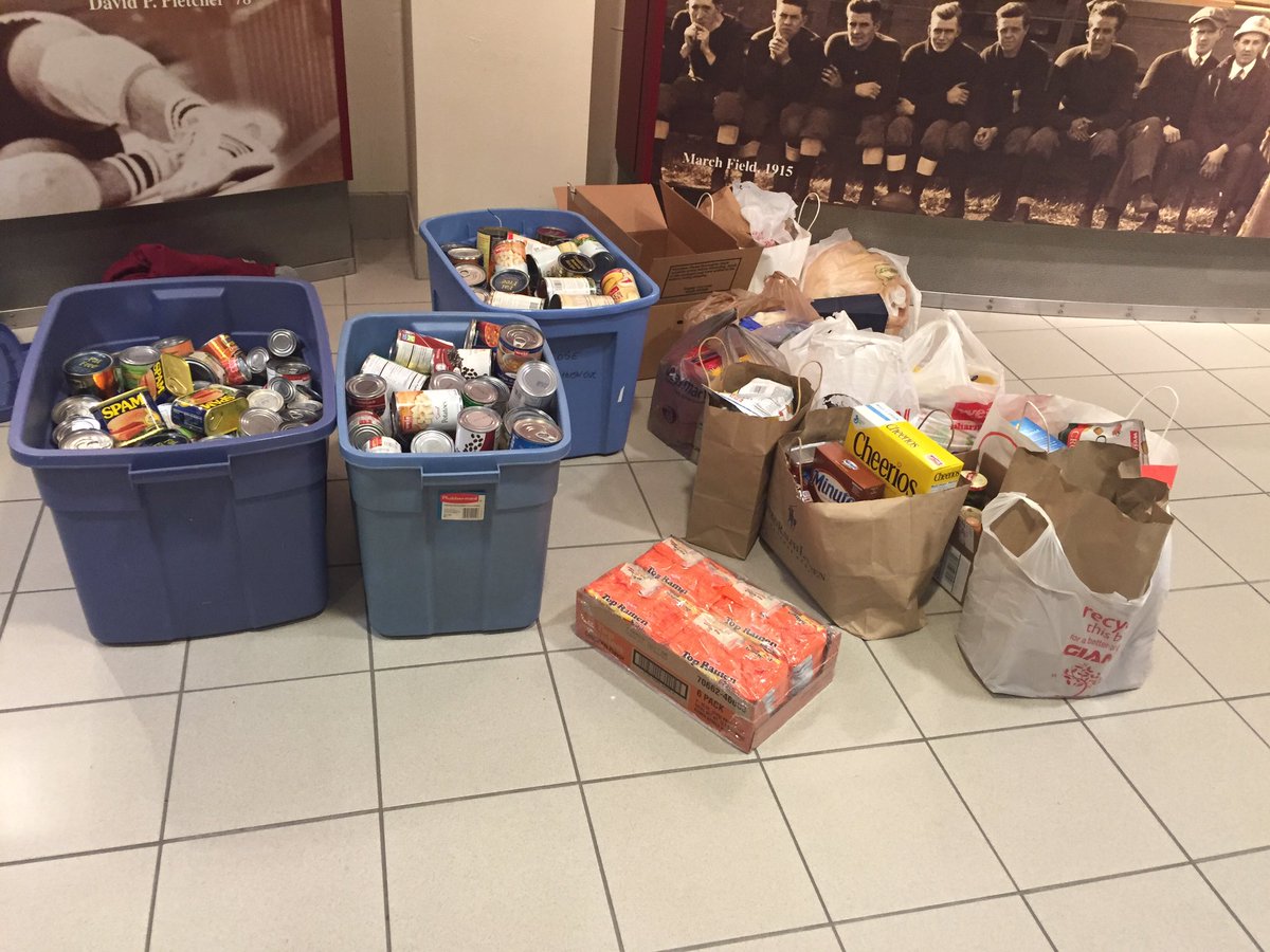 AthletesCARE1's tweet photo. Our Ball for Hunger event was a huge success! We had 76 participants, and collected 277 cans and 97 food items https://t.co/BJwzwZCYNr