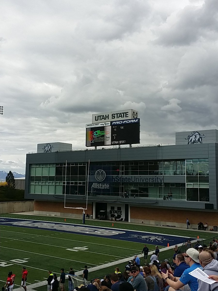 danereese16's tweet image. Anyone else excited for this screen to be A LOT bigger?!?! #stadiumupgrades