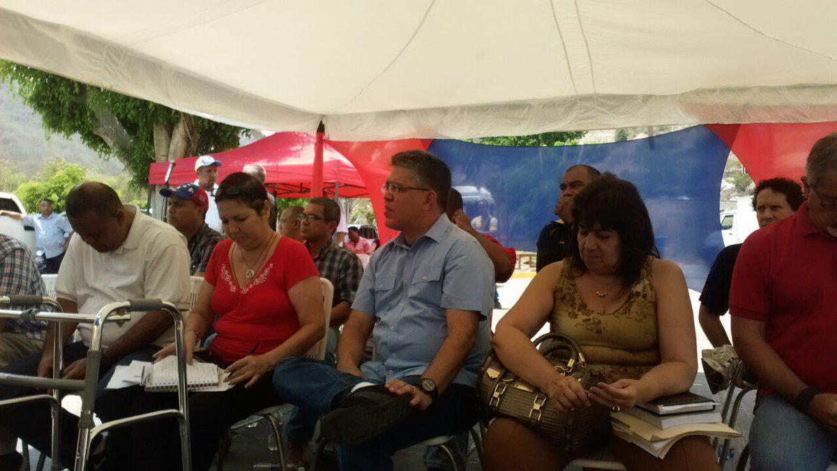 RanderPena's tweet photo. Preparando despliegue para Asamblea del Congreso de la Patria en Miranda junto a @jauamiranda ,Alcaldes y Concejales https://t.co/GxBw7kvNNq