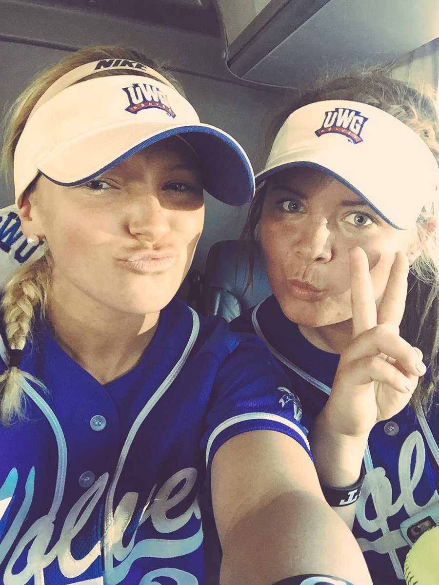 sierraAstella's tweet photo. Roomie with her first no hitter on the year #soproud #therealKK https://t.co/YrqtlFuEgG