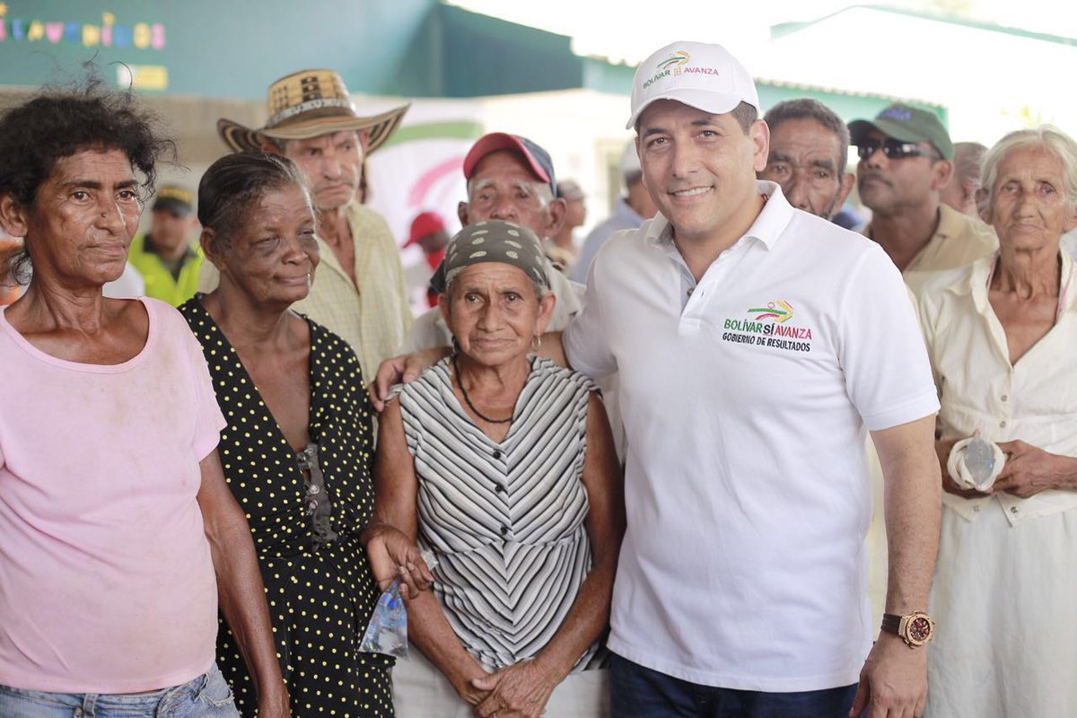 dumek_turbay's tweet photo. Ustedes no están solos. Vino todo el gabinete del #BolívarSíAvanza porque estamos comprometidos con ustedes. https://t.co/cvQMUx4Y9r
