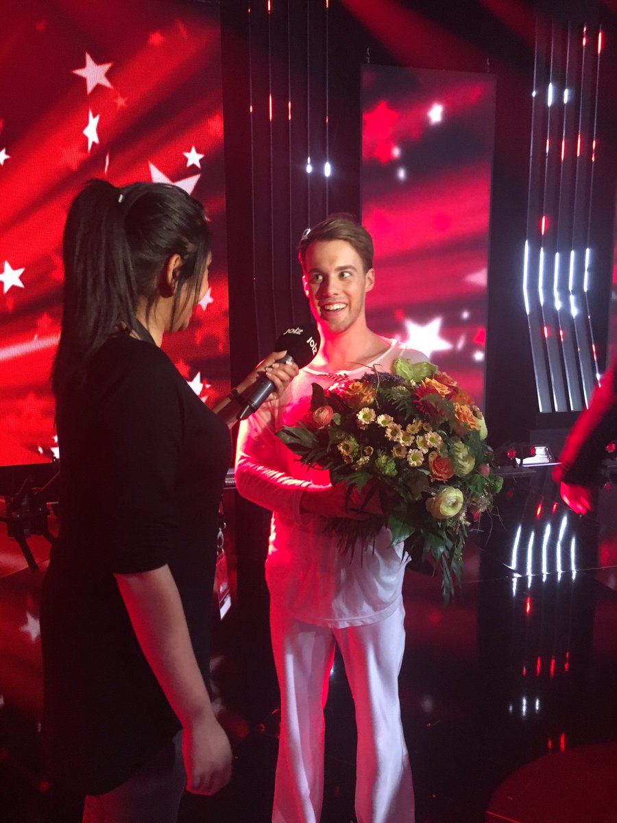 JOIZTV's tweet photo. Was für ein Abend! Wir melden uns dann mal ab 👋🏻 Herzliche Gratulation an Jason &amp; danke fürs mittwittern! #srfDGST https://t.co/FPbgd6kqDd