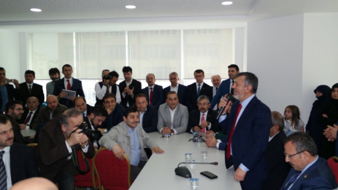 mehmetsalihun's tweet photo. Genel Merkezimiz @tokkon_ Konfederasyonumuzun Bugunlere gelmesinde emegi olan İst Mv @HARUNKARACA1 Çok Tsk ediyoruz https://t.co/1n8ryipWra