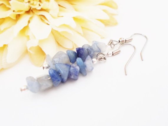 chicagolandia's tweet photo. Sodalite #Earringa https://t.co/18jljXL7HM
#saturdaynightspecial #etsymnt  #etsysocial #shoppershour #jewelry https://t.co/9Ikp79uqf0