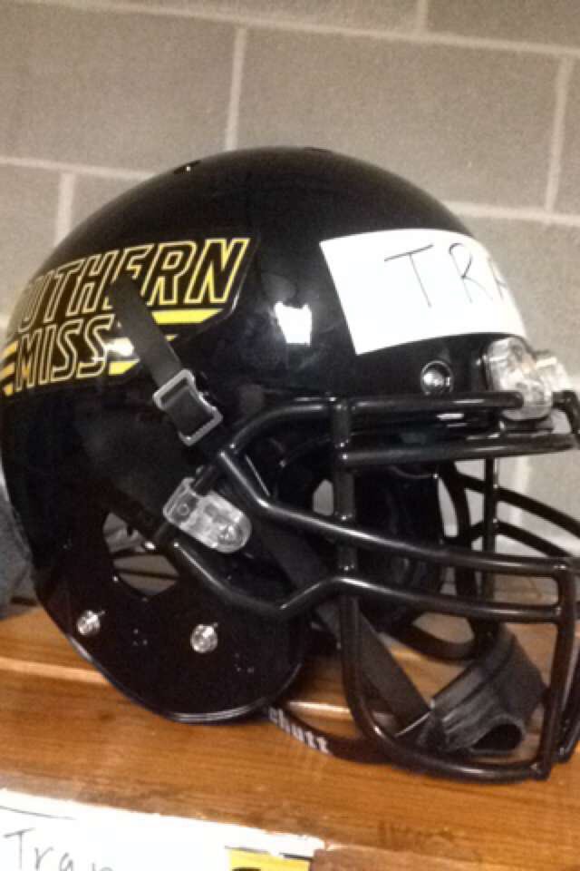 JTTRAN_'s tweet photo. Blessed to get to put on that Black and Gold every day 🙌 https://t.co/i3hIDs7R9v