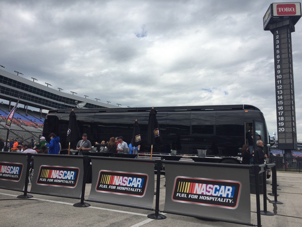 PREVOSTSteveZ's tweet photo. @PrevostCoach guests enjoying the day at @TXMotorSpeedway thanks to @drlent07 and the wonderful @NASCARFFB team! https://t.co/IzP9PU8T4T