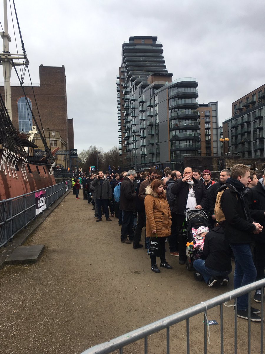 sariffin's tweet photo. Last day at EGXRezzed and it was definitely busy! Great show guys! #rezzed2016 https://t.co/P1UnqpqOYS