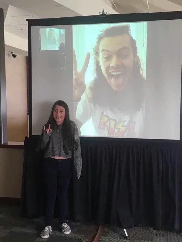 sacredzjm's tweet photo. Harry facetiming a fan for 35 minutes to talk he is the sweetest person ever https://t.co/gPoJVqCEs7