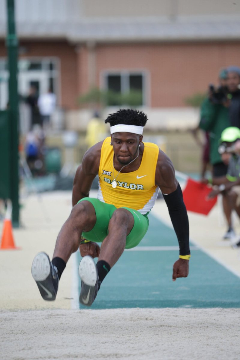 BaylorTrack's tweet photo. EVENT CHAMPION: Felix Obi claims #BaylorInv16 triple jump: 51-9.75 [15.79m]. Both currently 9th in NCAA &amp; BU history https://t.co/dbz53mDUUq