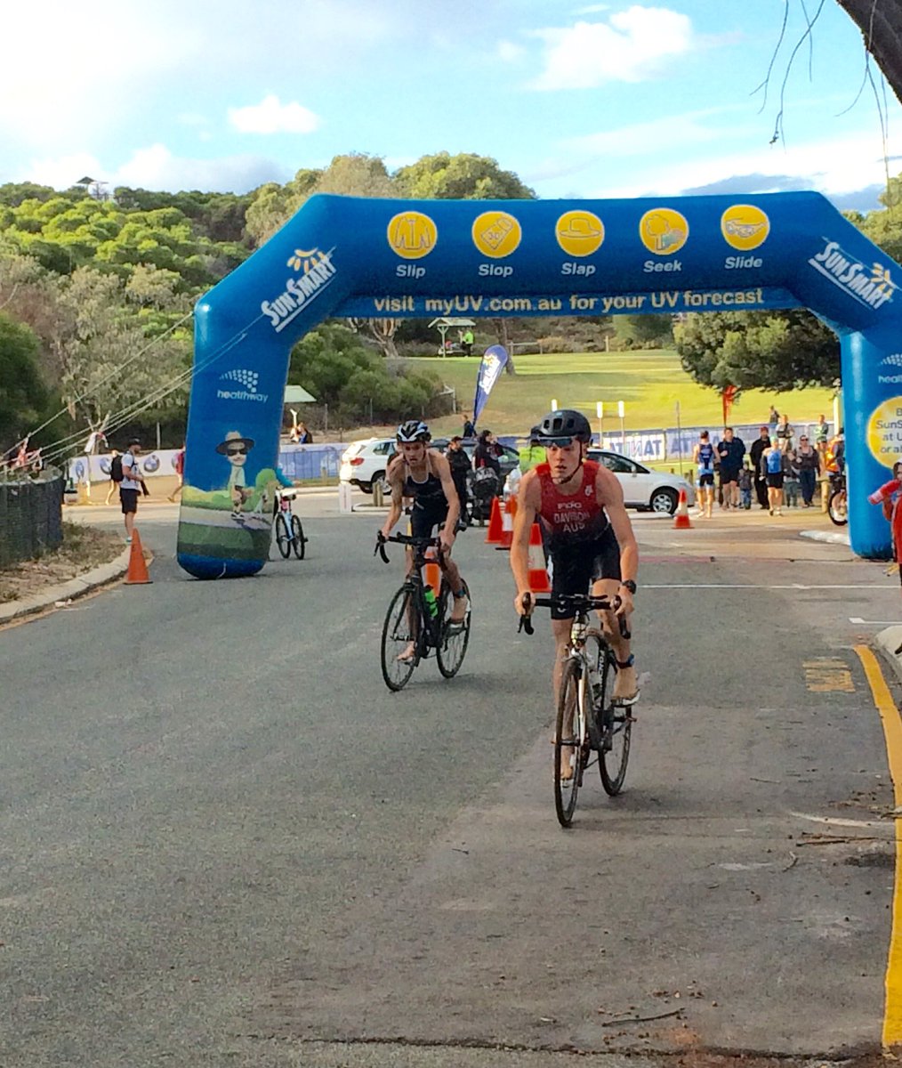 TriEventsWA's tweet image. The Pursuit participants are into the bike course at Race #5 of the SunSmart Triathlon Series #triserieswa #sunsmart