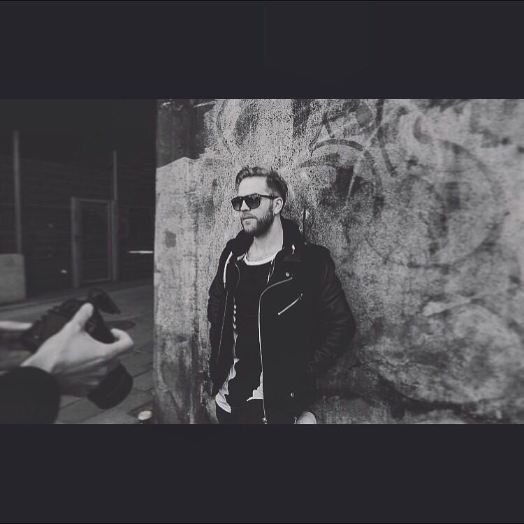 LadyH79's tweet photo. Alltså min snygga bror 😍👍 Singel! Brudar vad väntar Ni på? #block44 #galanzy #nakatomiproductions https://t.co/ifMvxIG2vT