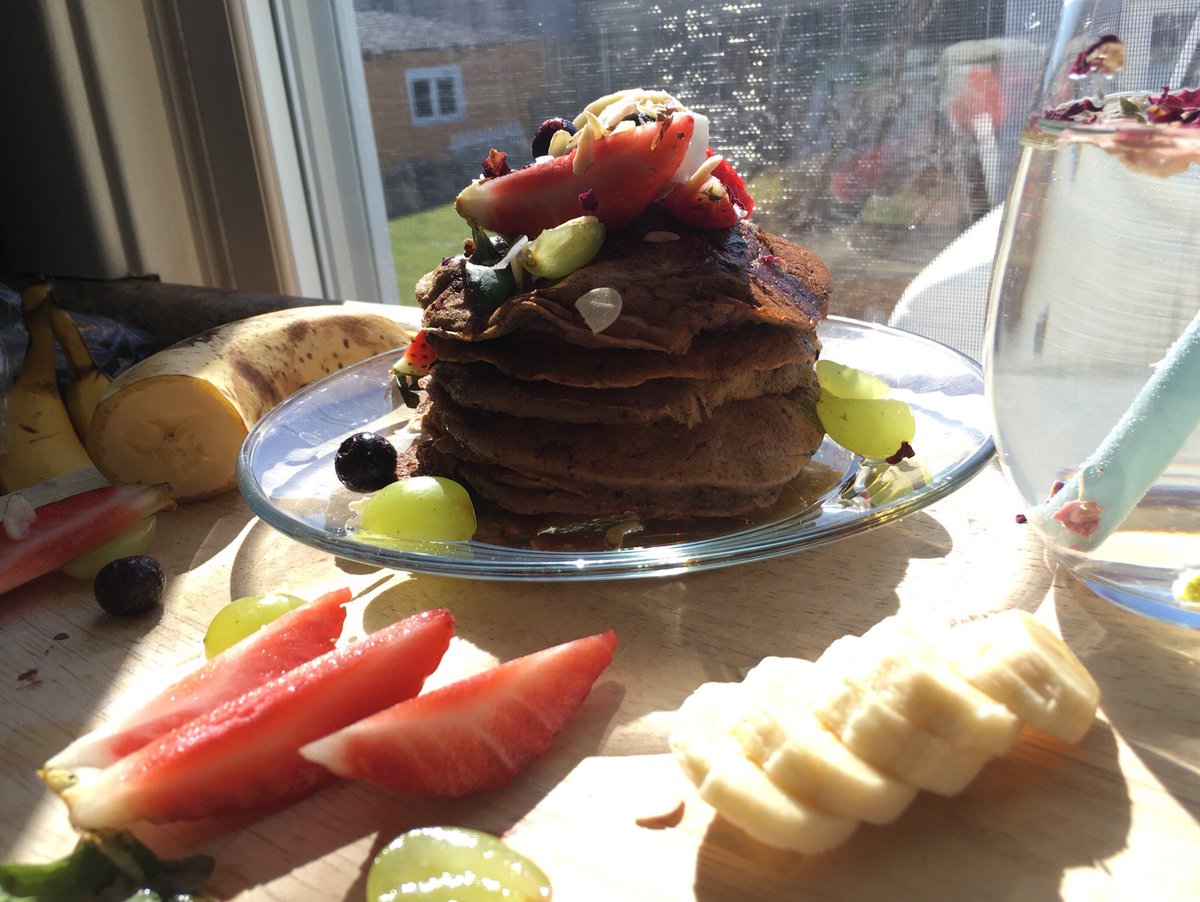 salubriacare's tweet image. #pancakesyall #holisticeating #eatforbeauty #salubrialife Recipe: salubriablog.weebly.com/blog/pancakes-…