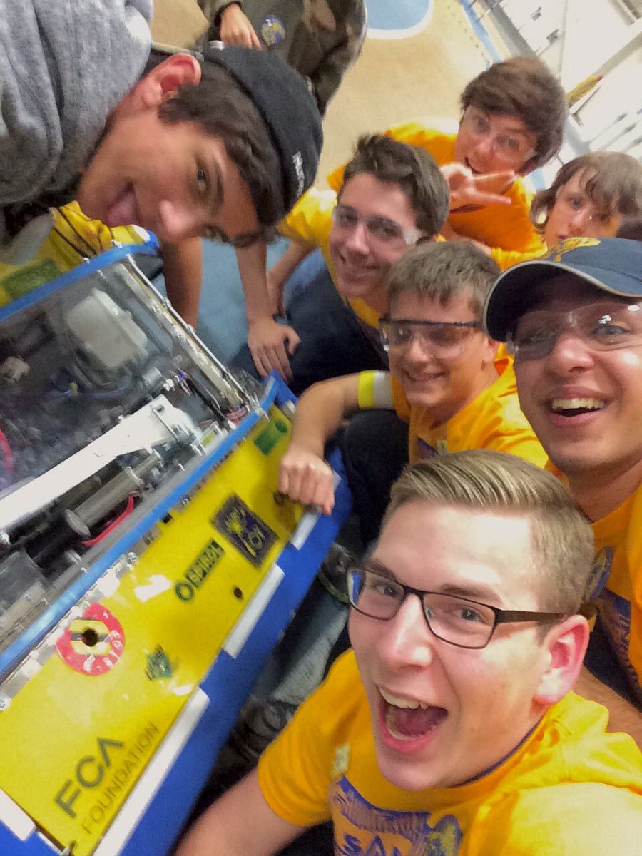 MrPhysicsMath's tweet photo. We had an amazing first time competing and I'm so proud of our team #SaintsBot https://t.co/zkCYlkjsav