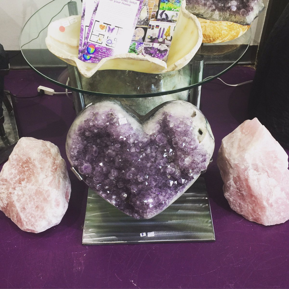 aurashopla's tweet photo. Just in from #Brazil 😍🔮 #amethyst #rosequartz #crystals #AURASHOP #santamonica #metaphysical #zen https://t.co/dCSLjvG9qd