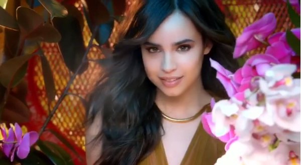 RadioDisneyLA's tweet photo. Ayer te presentamos #LoveIsTheName de @SofiaCarson. Mañana se estrena el video ¡No te olvides! https://t.co/5bkoLrHPI2