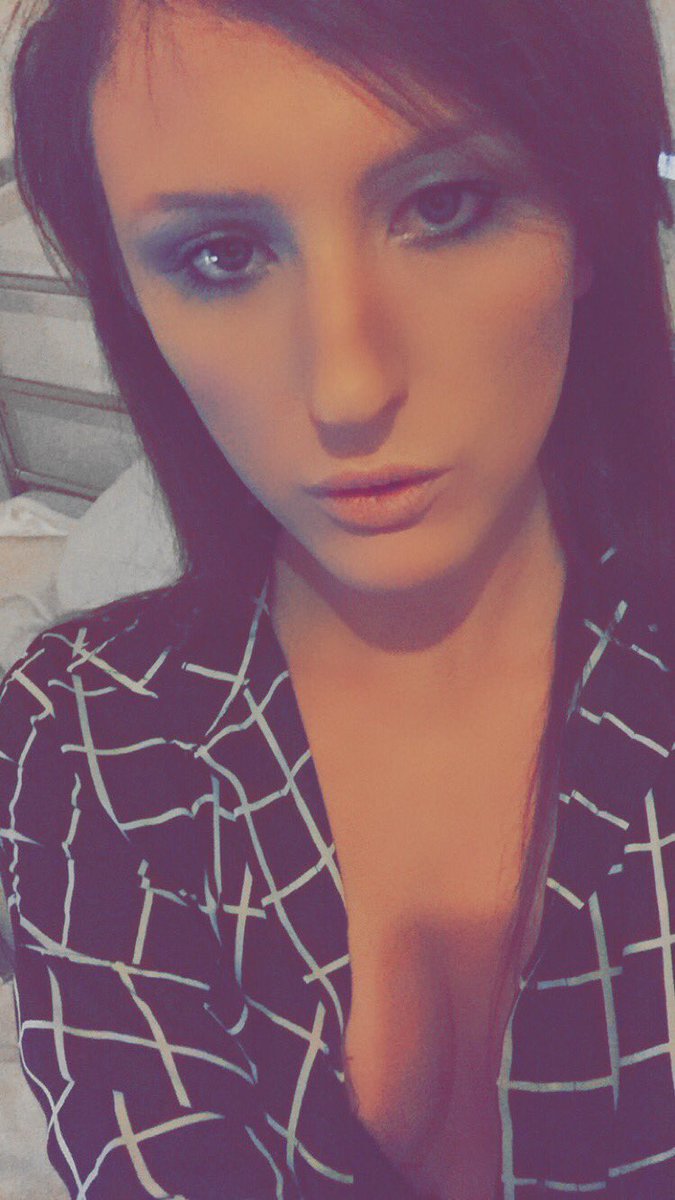 brookeolsenukkk's tweet photo. Hi https://t.co/E2l63k8f4b