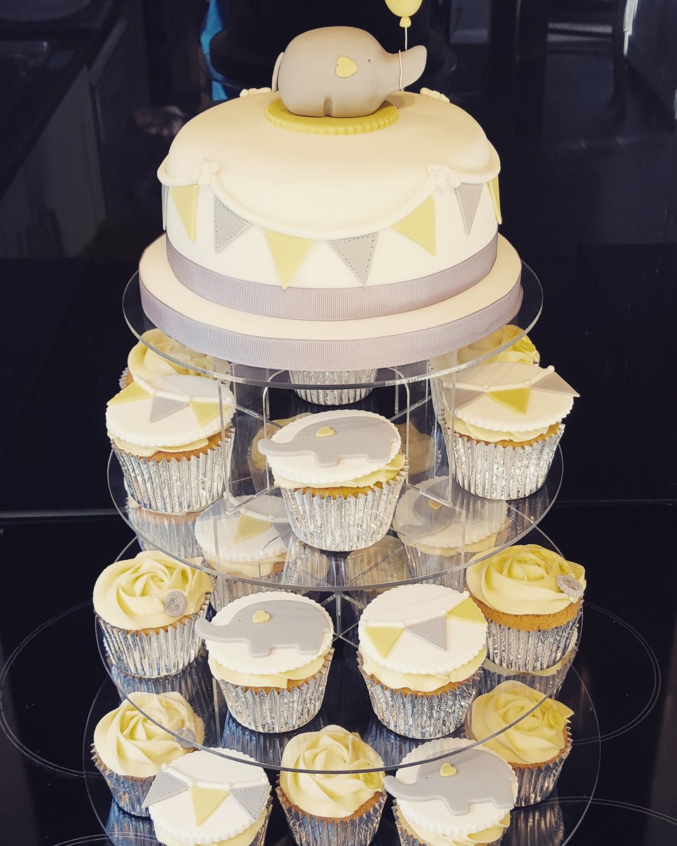 Baby shower cupcake tower. Elephant theme #babyshowercakes