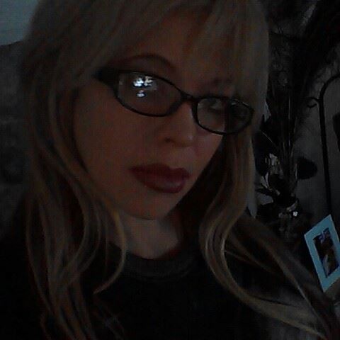 herstories667's tweet photo. maybe if I look smarter this will be easier...lol #learningtofly #practiceselfies https://t.co/MeQNtQnmxZ
