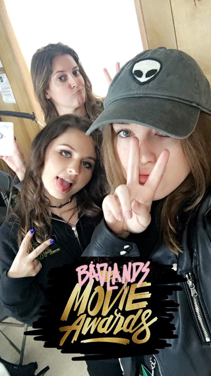 Kaitiii's tweet photo. My girl @halsey has her own @mtv #MovieAwards Snapchat filter ✌🏻️ https://t.co/7AQOnnNAB7