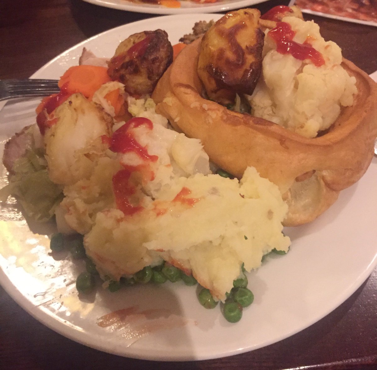denzee3510's tweet photo. @COOPERATIVEFOOD  #COOPPORK It has to be pork with Sunday dinner and ketchup, the best! mmm :) https://t.co/954bPS4A6l
