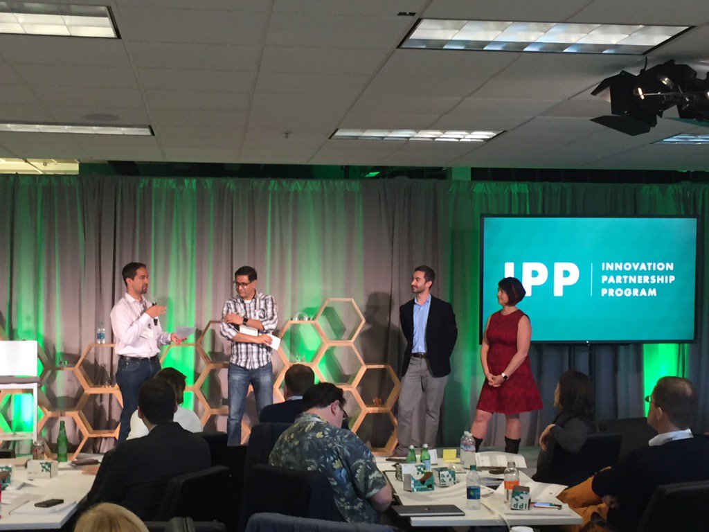 Execs from @Macys & @Qualcomm pitching a future startup alongside @fromthekgb & @cianna! #ippbiz #futureforecasting
