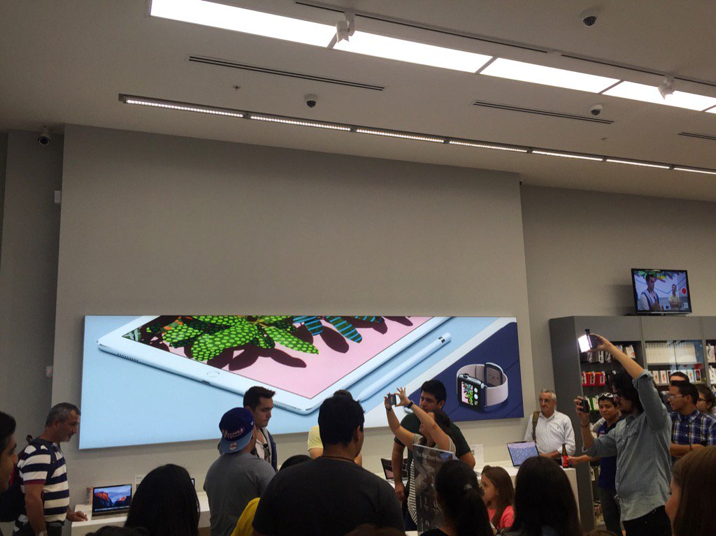 ChristianPty's tweet photo. Excelente trip se formó en el #MacStoreWeekend desde la nueva M.S en AltaPlaza @MacStorePty @deobaldia @K4Gmusica https://t.co/jhEAiNnlyx