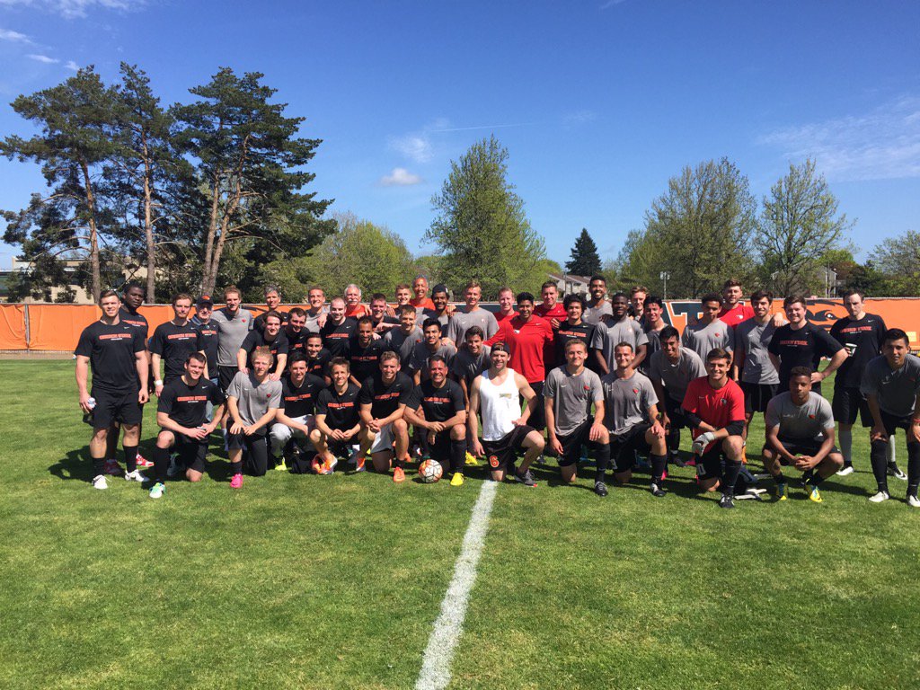 Another successful <a href="/OSUBeavers_MSOC/">Oregon State Soccer</a> alumni game. Good to see them back on Lorenz Field! #GoBeavs #alumnigame