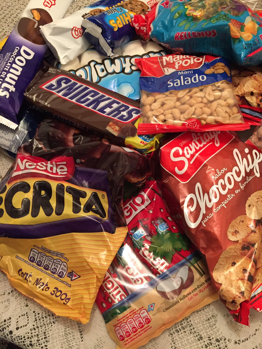 ImShiio's tweet photo. Yo que estoy haciendo dieta llega mi papá con todo esto 😩 https://t.co/8BlDOqTJ3O