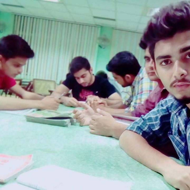 AligarhSelfies's tweet image. #Aligarh #group_study#hard#Brothers by k.sabeer