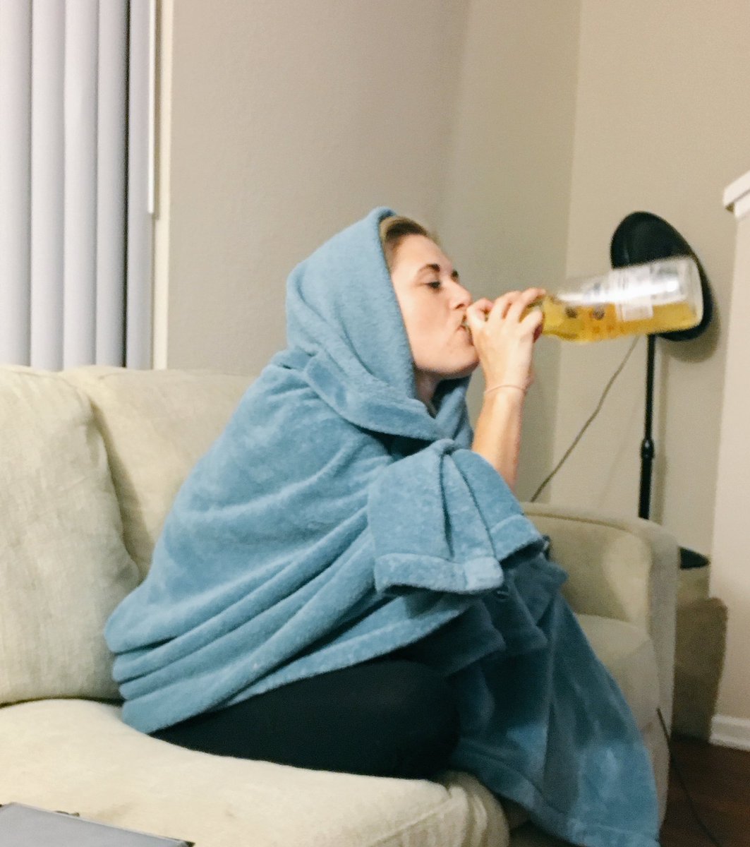 hg_shelbs's tweet image. When ur friends ask you to go out and you act like ur busy when really ur doing this: