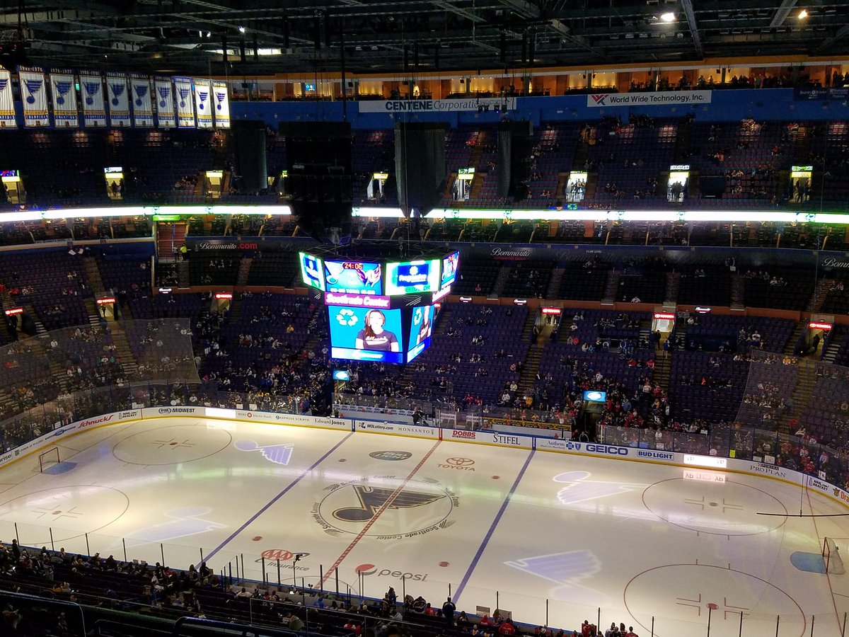 bleedblue1975's tweet photo. Oh yeah! Let's go Blues!! @AngellaSharpe hey look it is Angella on the big screen! https://t.co/9bQ4SA5a2O