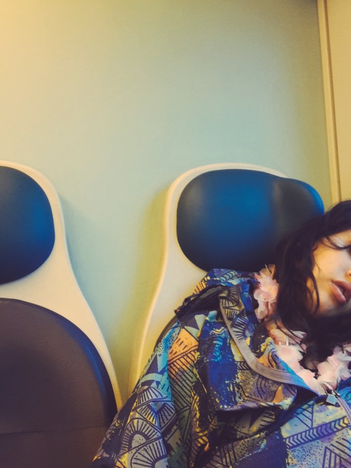 caramellas12's tweet photo. L'alba in treno con Gheta #bolobynight https://t.co/k5oGRaPeJE