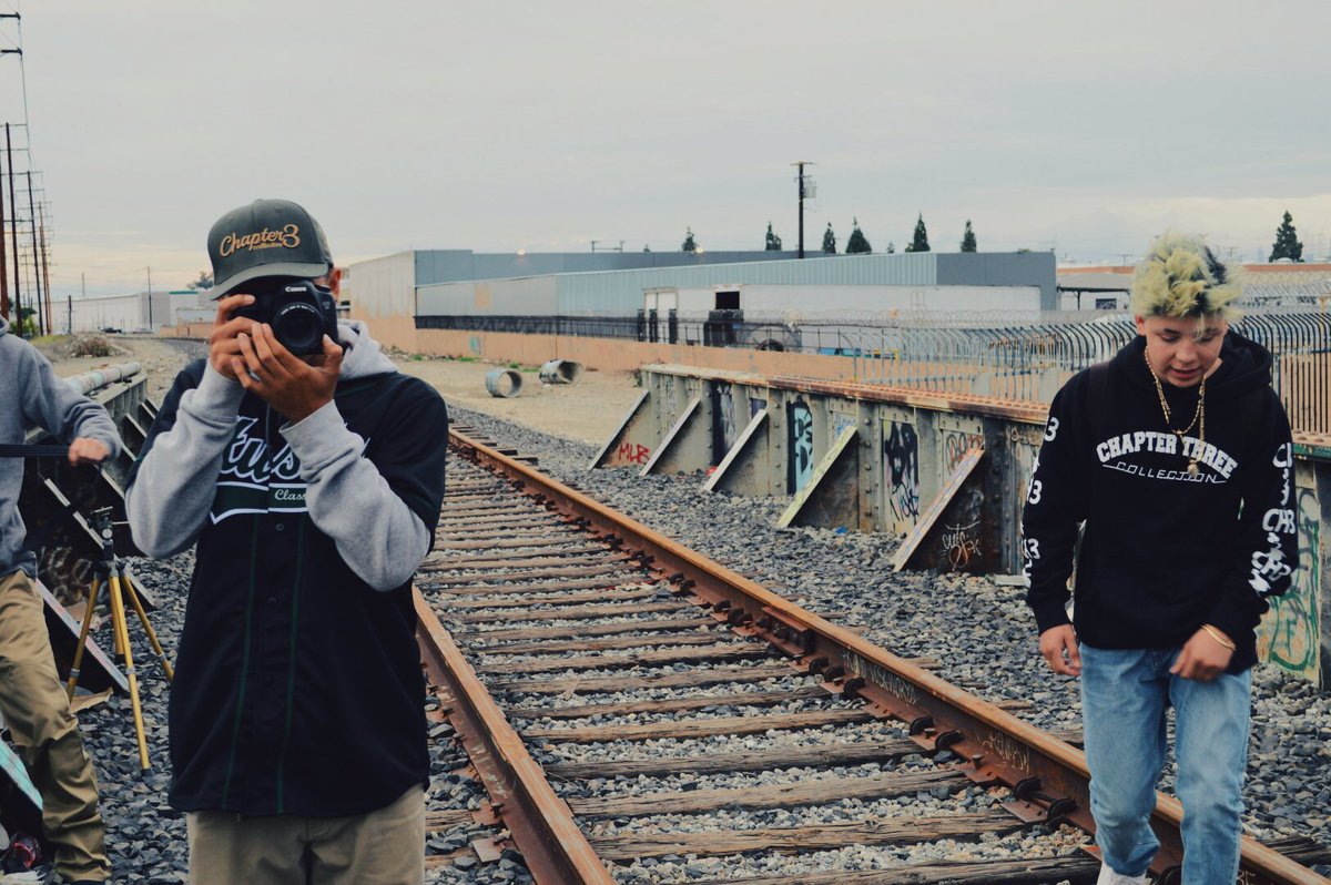 JRfucking1's tweet photo. Behind the scenes #ch3islit https://t.co/r0qJbD56La