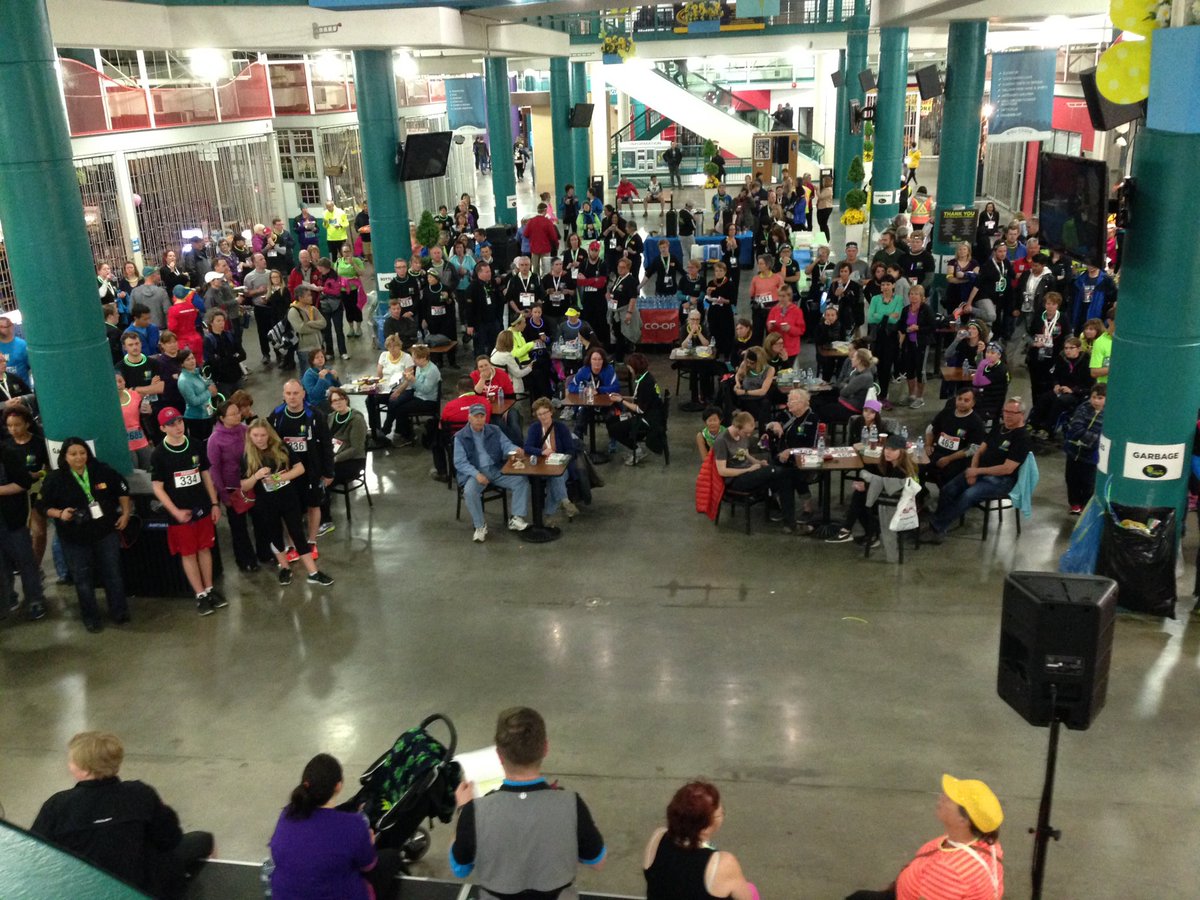 CancerviveAB's tweet photo. Great turnout at @LightitupYYC. We saw several #FacesofCancervive there, too.  Well done! #lightitupcalgary #yyc https://t.co/8UaqMqCeyy