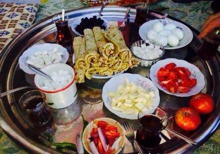 akdeniz_ezgisi's tweet photo. #Çay'ın #deminde bir #kahvaltı için #Günaydın..❣ https://t.co/5daKnxCX7E