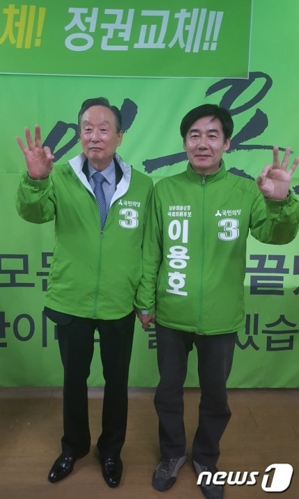 어즈버 tweet media