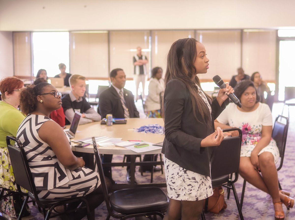 thecoolprof1's tweet image. Bright student asking the right questions at #SJMSConference2016