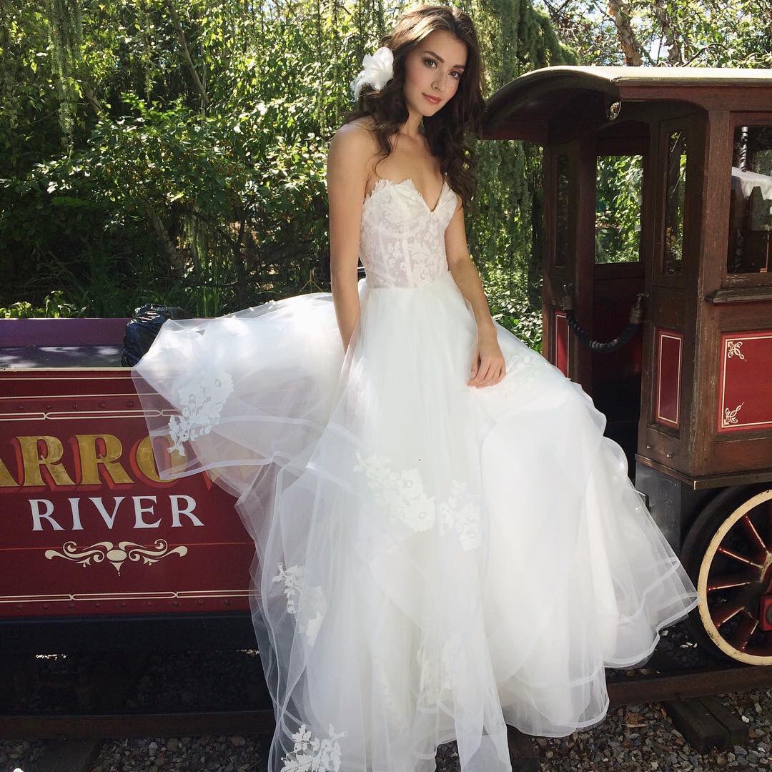ftquinten's tweet photo. me on my wedding day: you still like me right https://t.co/65jpWvlKrj
