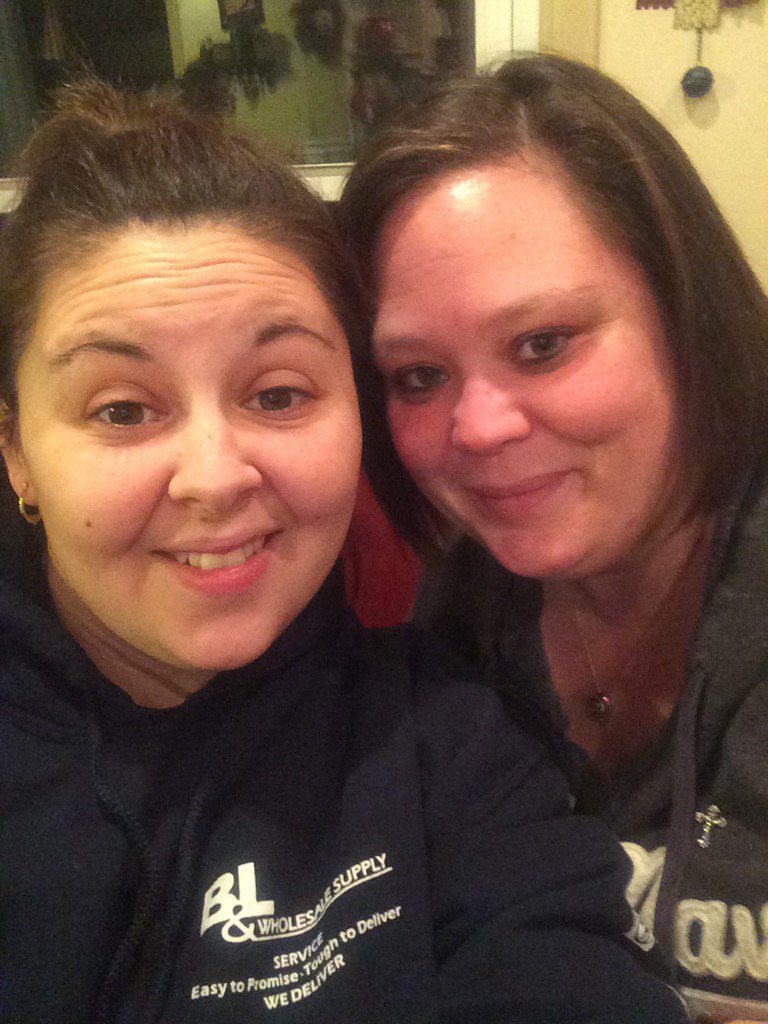 miller16701's tweet photo. @MSutherland_81  your girls :) love you. https://t.co/AGKssORKIt